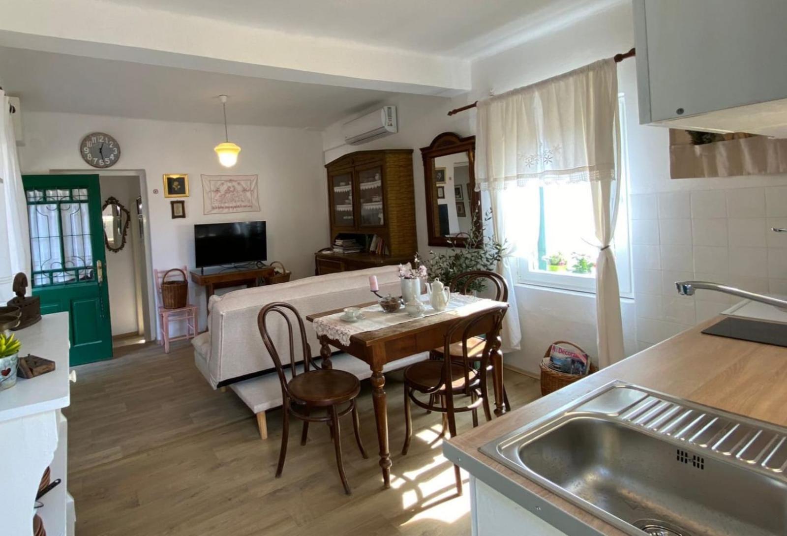Dida Roko, Rustikalni Apartman S Terasom Kastela Ngoại thất bức ảnh