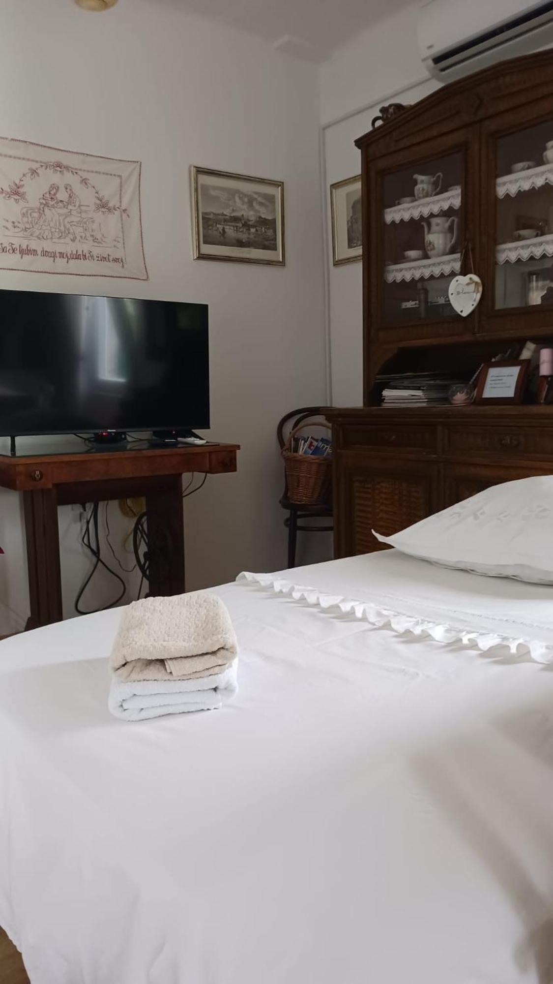 Dida Roko, Rustikalni Apartman S Terasom Kastela Ngoại thất bức ảnh